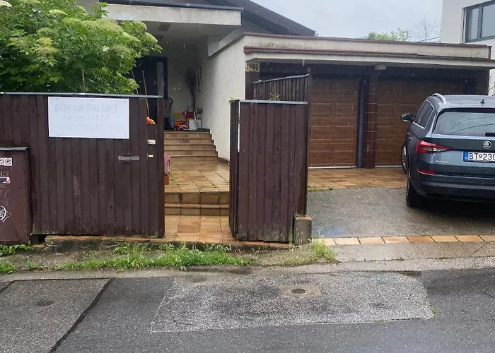 1st Floor Appartamento *